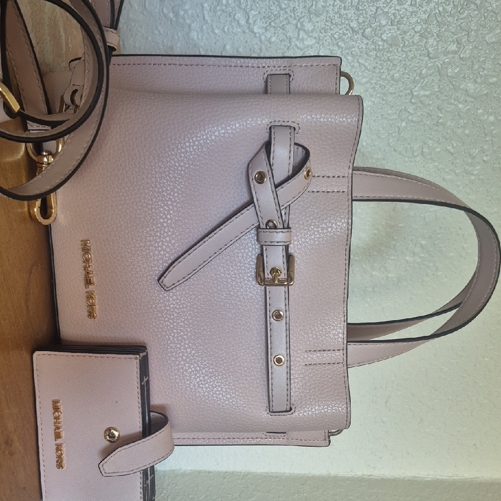 Very Gently Used Michael Kors Pink Satchel Structured Leather Classic Design